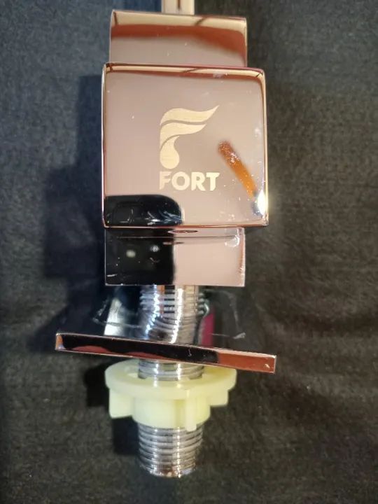 Torneira marca FORT,toda de metal.