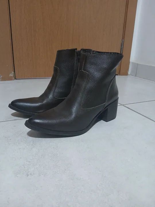 Botas Femininas Marrom