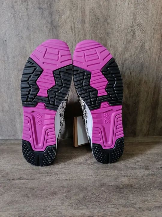 Atmos x Asics Gel-Lyte III OG Anna Sui - Calçados - Água Limpa