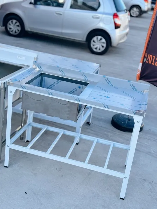 Bancada com pia 1,17x55 tampo em inox