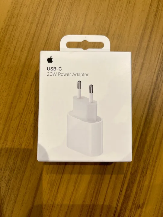 Carregador USB-C 20W power adapter