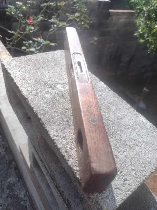 Nível em  madeira antigo - Foto 4