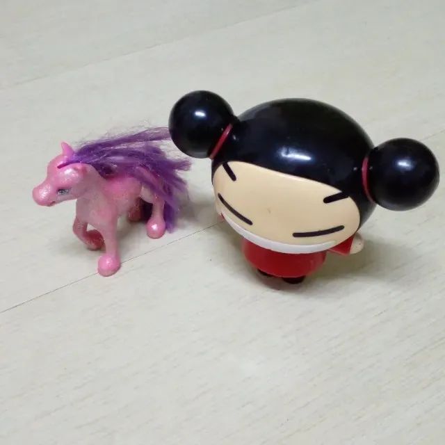 Boneco Chines e um Cavalinho Rosa Pequeno - Foto 3