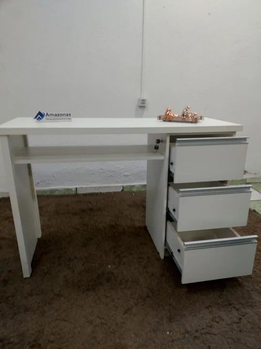 Mesa reta com  03 gavetas para manicure ? - Foto 2