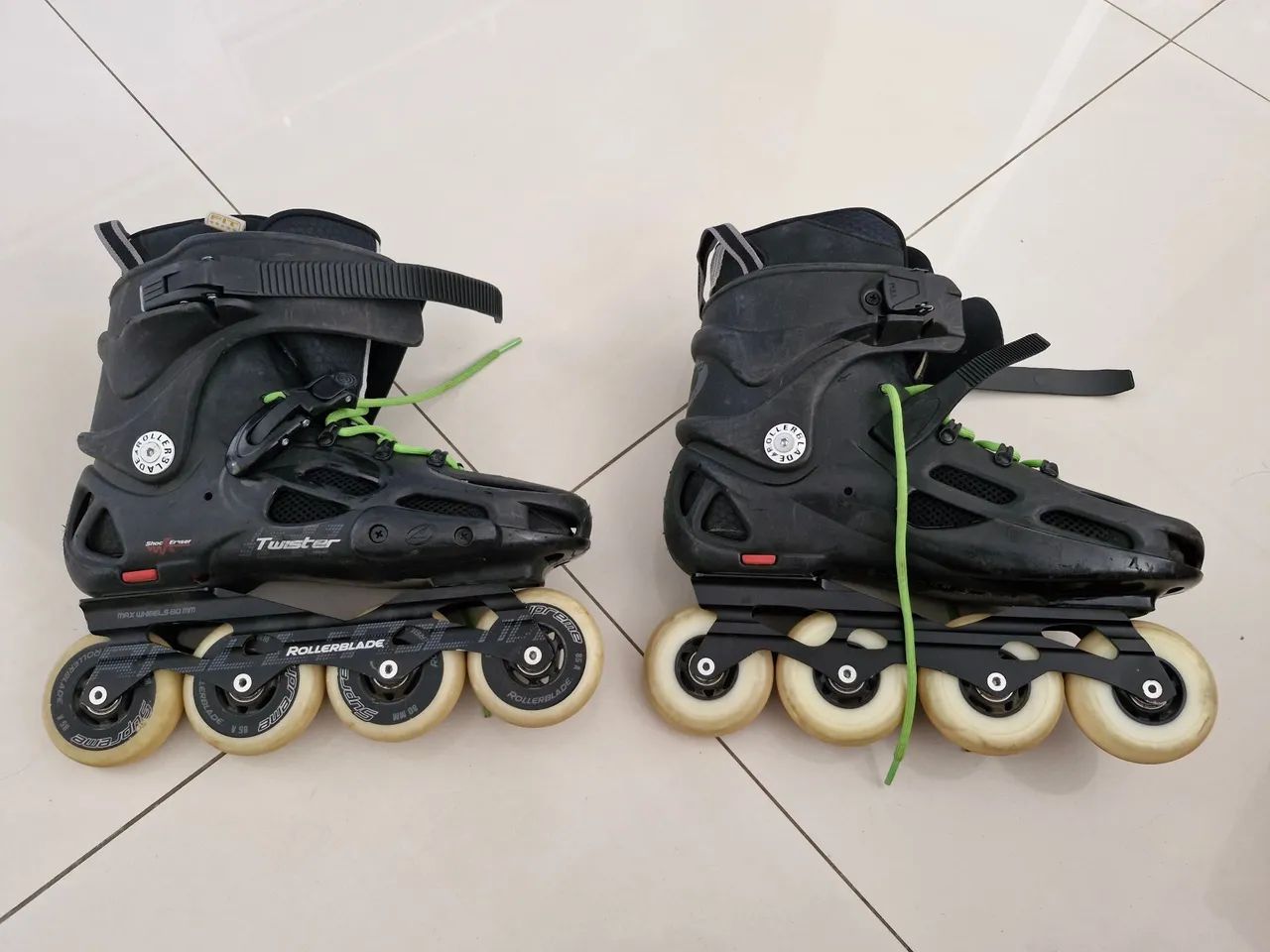 Patins Twister 80 Nº 43 mais equipamentos de segurança  - Foto 3
