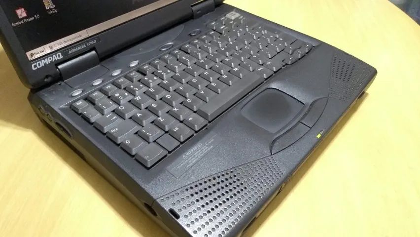 Notebook Antigo Compaq Armada 1750 Pentium 2 - Foto 2