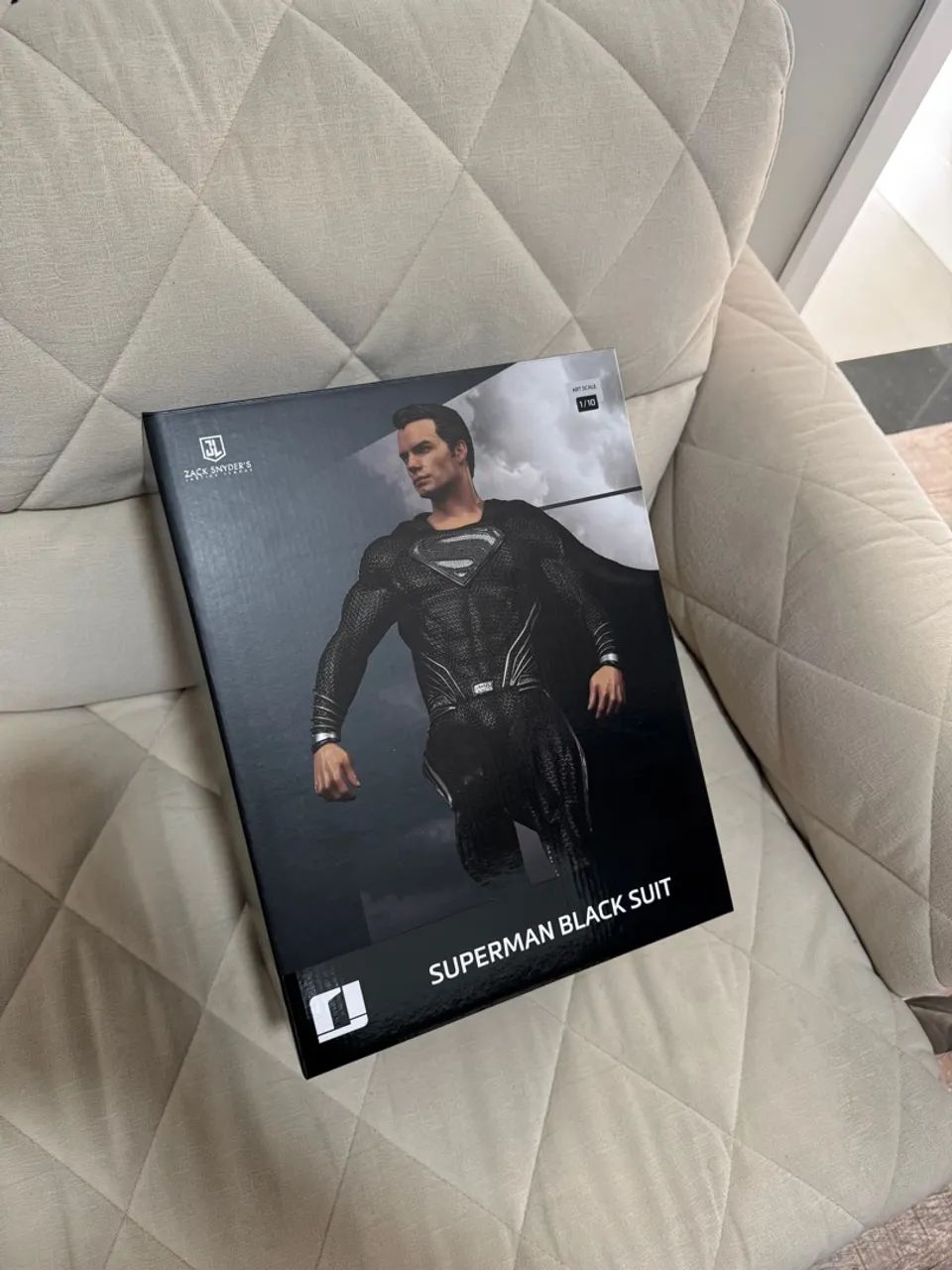 Estátua Superman Preto - Edição Limitada - Foto 2
