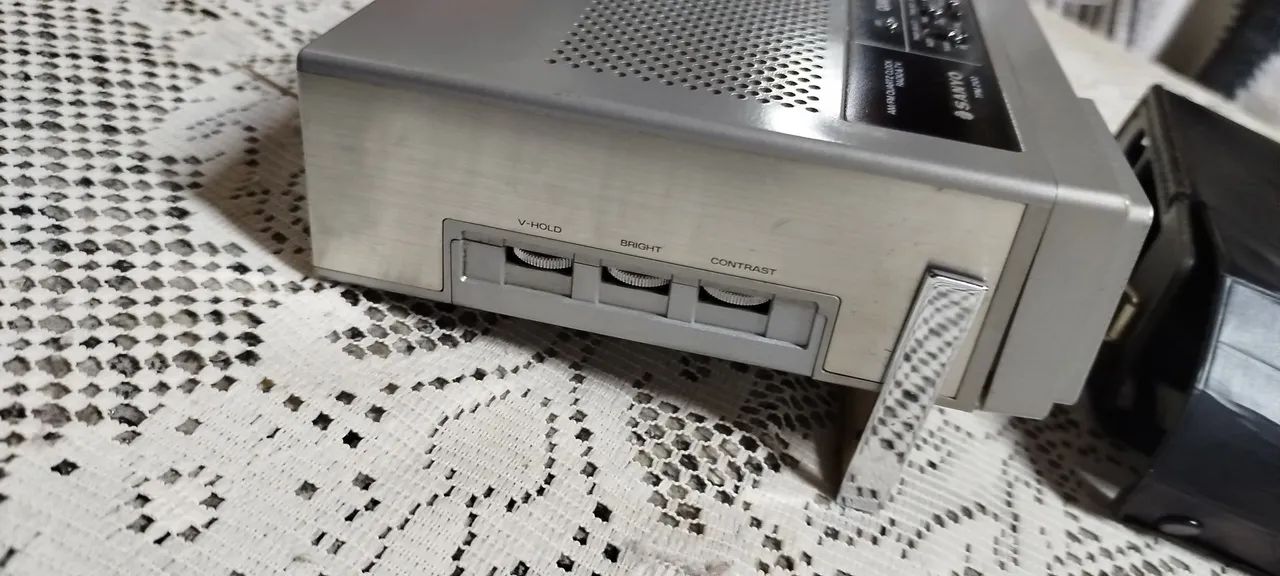 Rádio TV Portátil Sanyo - Foto 3