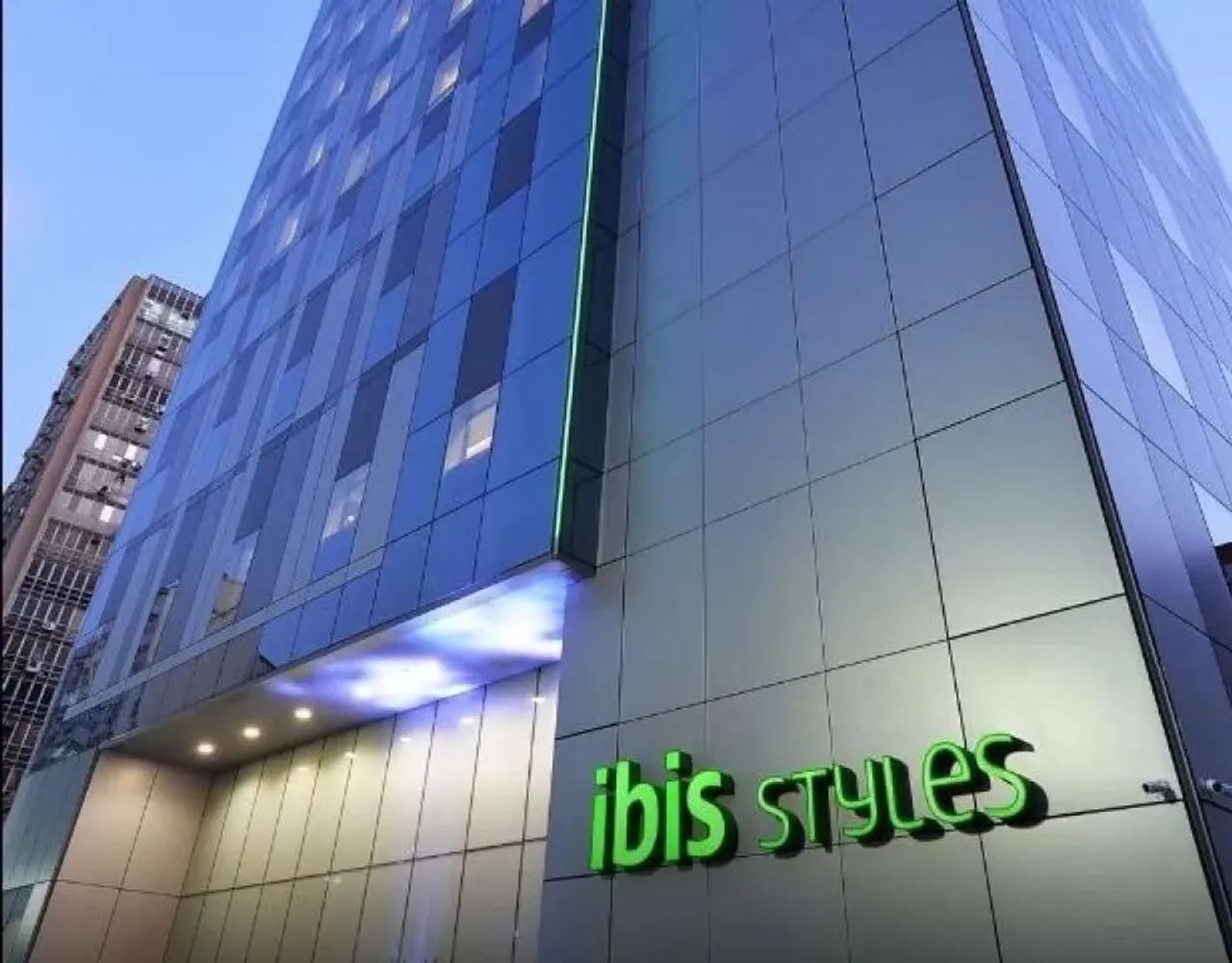 Flat Ibis, no centro de São Paulo, no pool p ara investimento