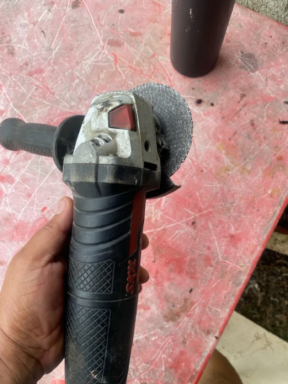 Esmerilhadeira SKIL com Disco de Corte