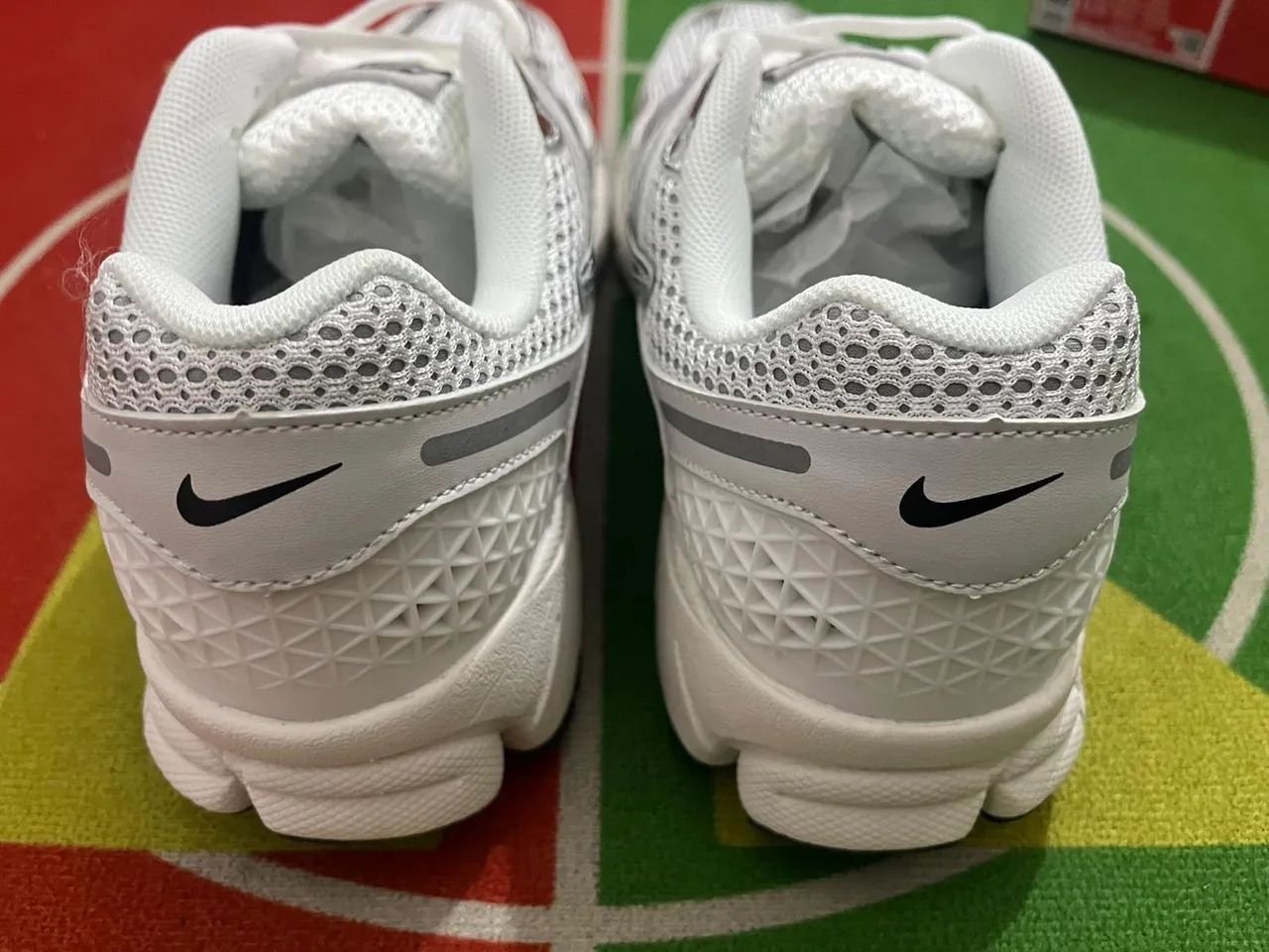 Nike Zoom Vomero 5 silver metalic  - Foto 6