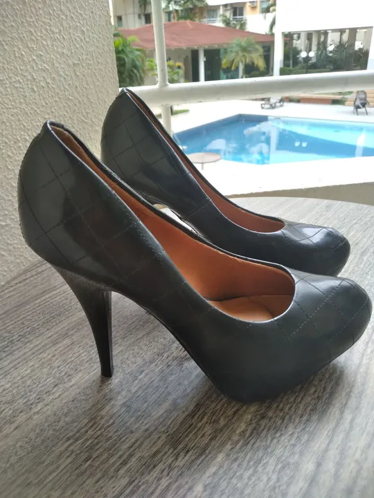 Scarpin preto Vizzano