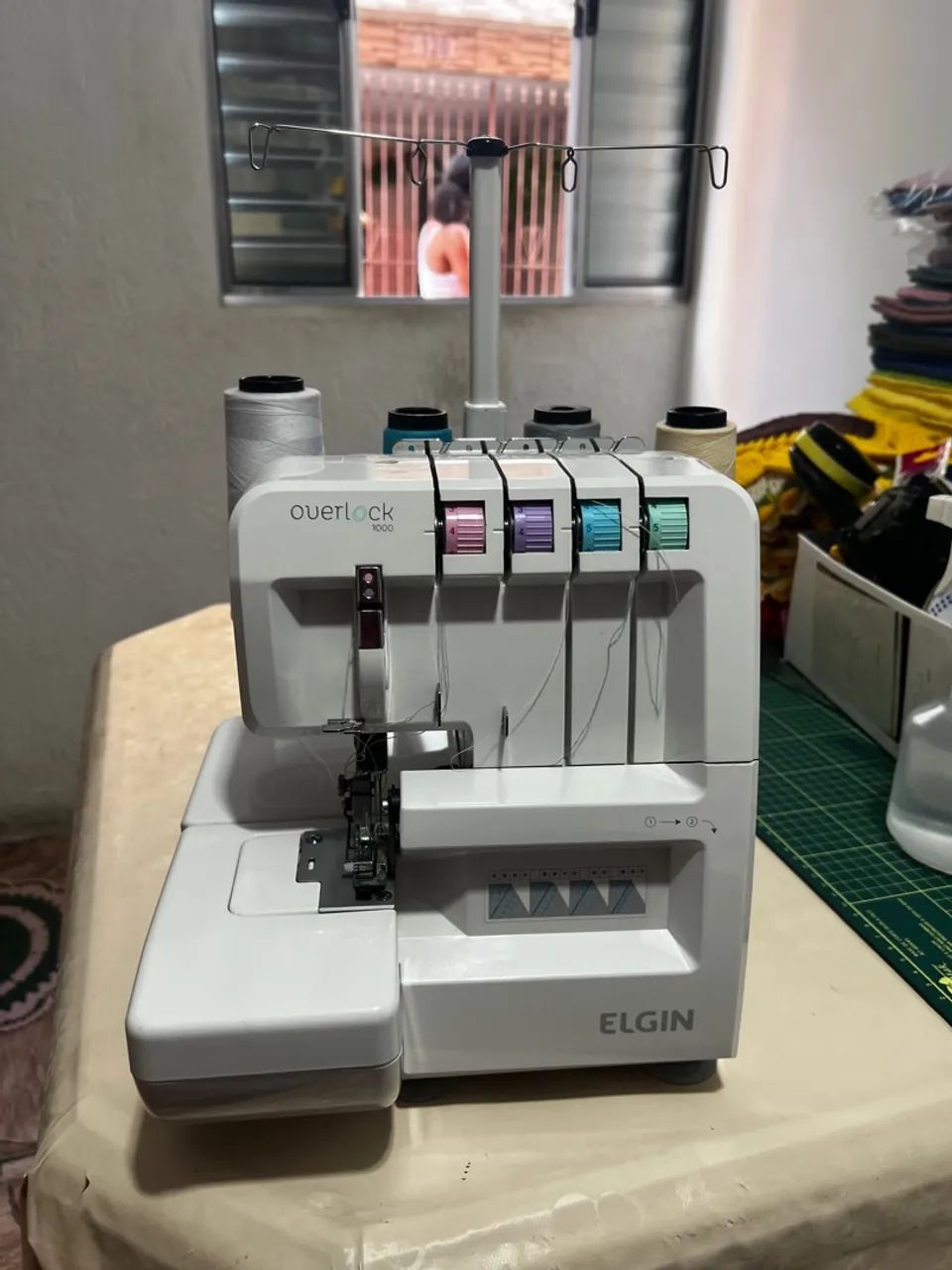 Overlock Elgin 1000
