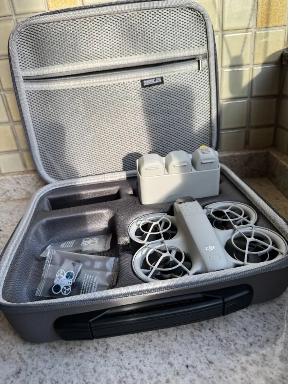 Drone Dji Neo Fly More Combo Com Case Emborrachado 3 Baterias Sem Controle - Foto 2