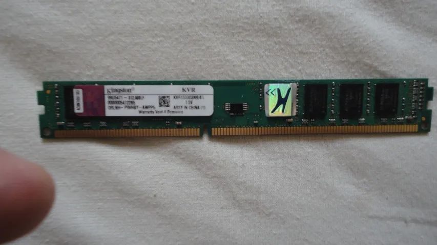 Vende-se 1 pente de Memoria de Pc Kingston 4gb Kvr1333  - Foto 2