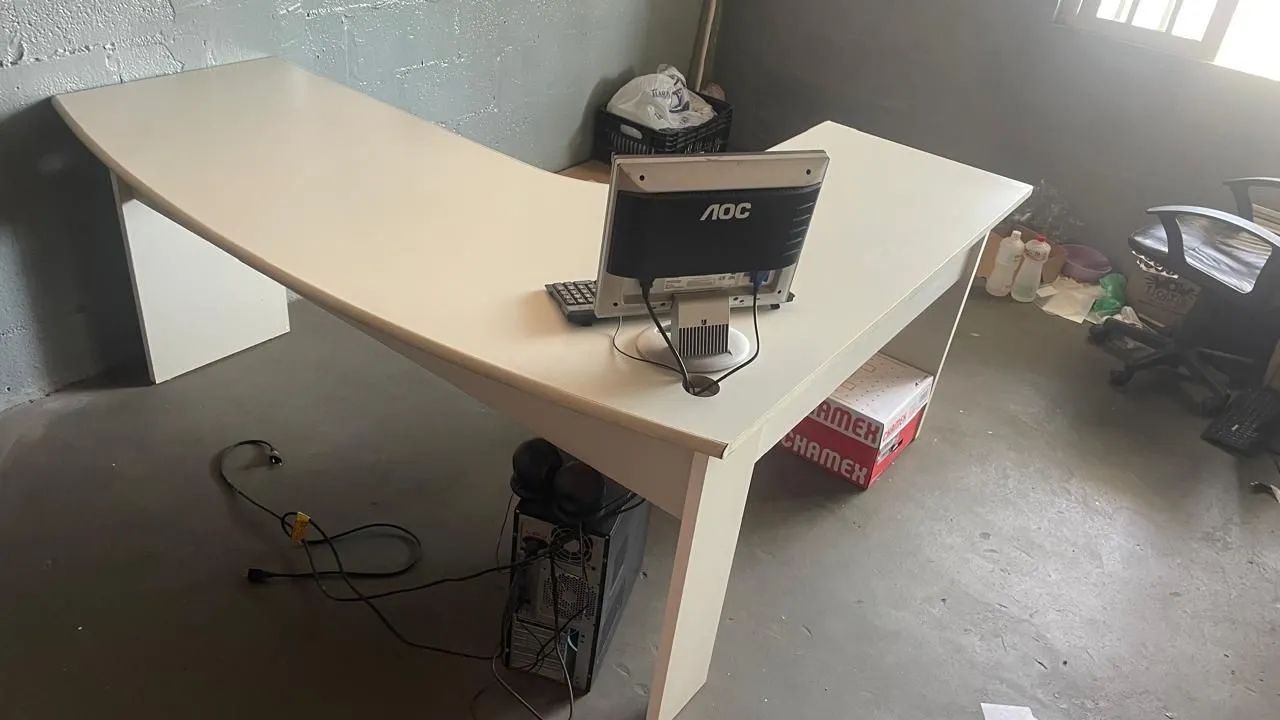 Mesa de escritório acompanha cadeira - Foto 4