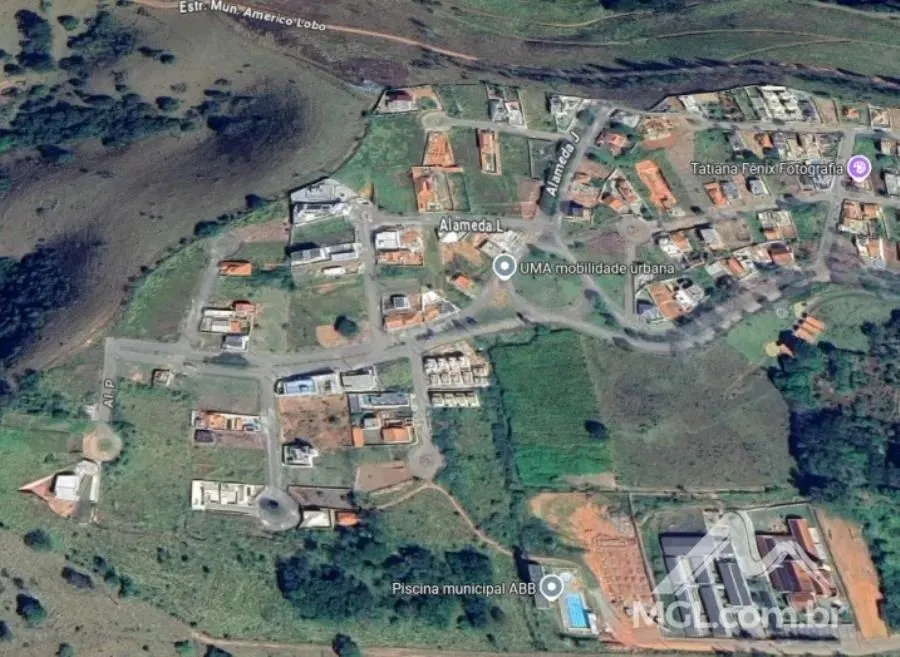 SÃO LOURENÇO/MG  Casa com 2 andares e garagem no Bairro Lagoa Seca