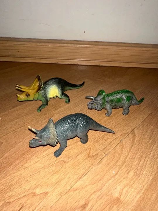 Dinossauros de brinquedo - 5 dinossauros . COLEÇÃO COMPLETA!!! - Foto 4