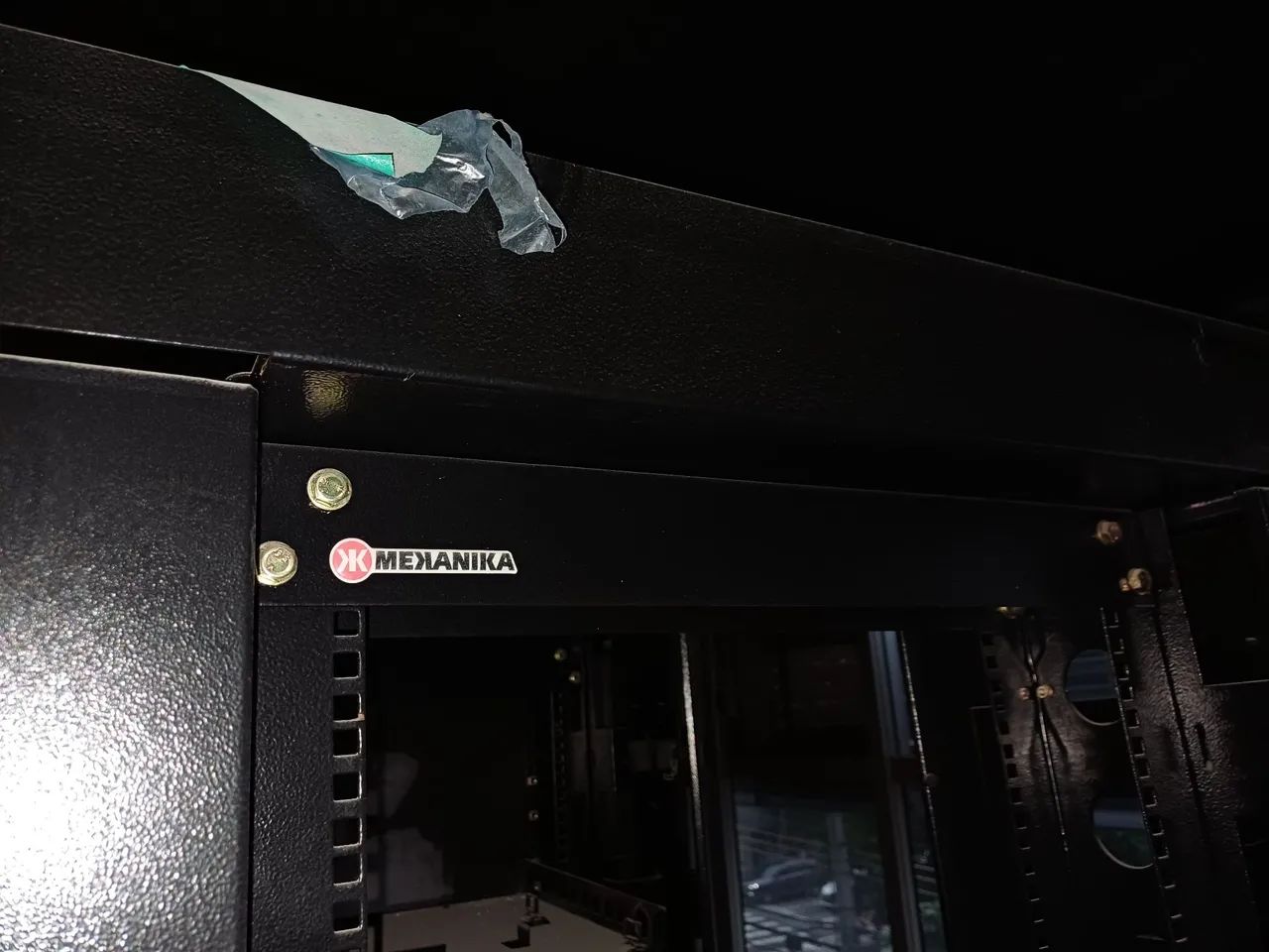 Vendo 2 Racks de servidor ou cabeamento de redes.64407619832321123