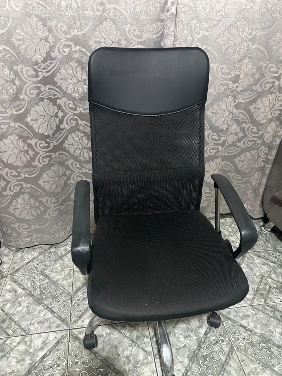 Cadeira de Escritório Ergonômica Preta