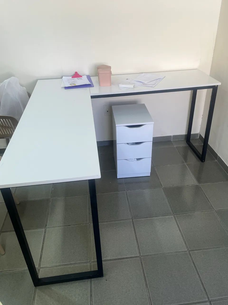 Conjunto de Móveis para Escritório - Mesa em L + Móvel Nichos + Armário Multiuso - Foto 3