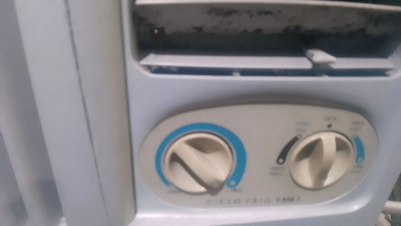 Ar Condicionado de Janela Electrolux 7.500 BTUs Valor 700 reais  - Foto 2