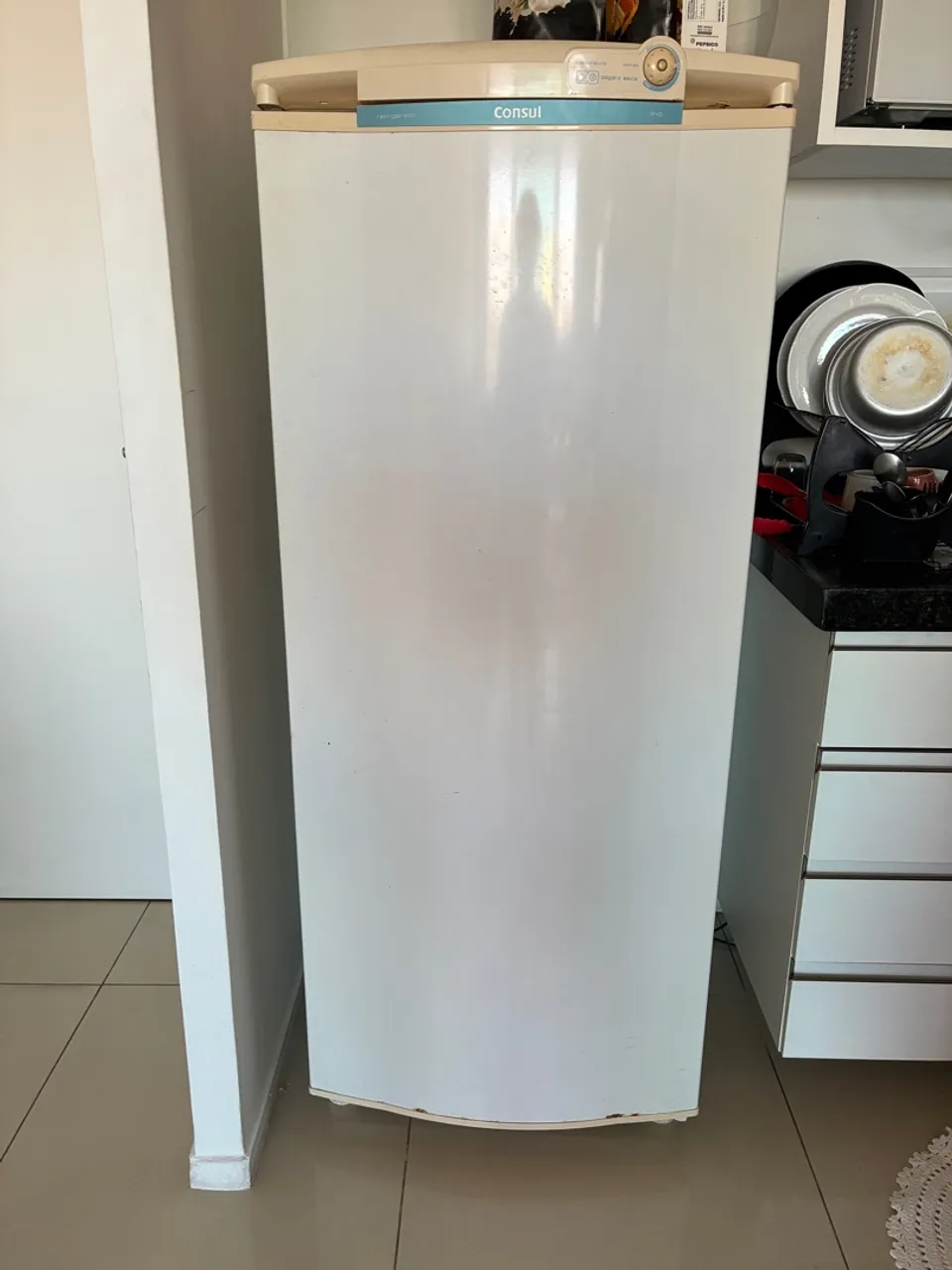 Geladeira usada - Freezer com muito espaço