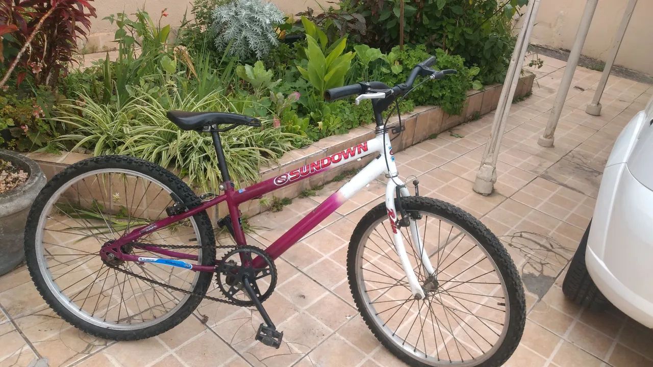 Bicicleta aro 24 médio adolescente pneus bons está ótima deprocedencia  - Foto 4