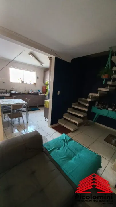 Sobrado à venda em São Caetano do Sul, 3 quartos, closet, 3 banheiros, lavanderia, salão,