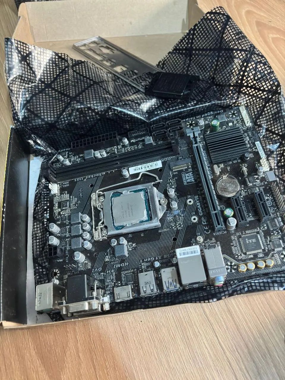 Placa-Mãe Gigabyte H110M-M.2 Ultra Durable - Foto 3