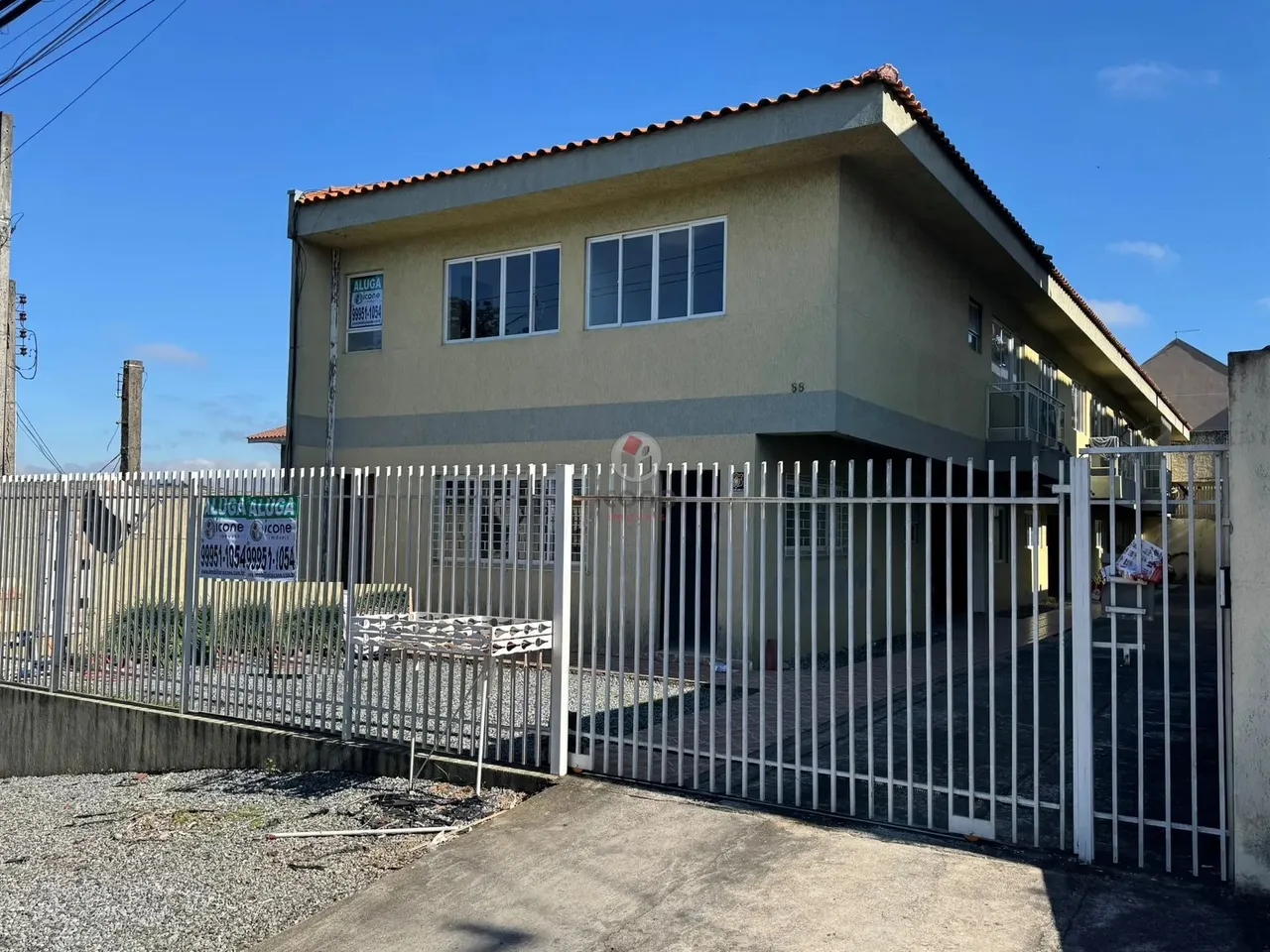Sobrado no Fazendinha 2 quartos