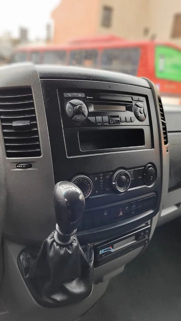 MBenz 415 Sprinter ano 2019 16 lug. ar,  a vista c/5% desc. TR/ 5199706.9988 c/ AIRTON - Foto 10