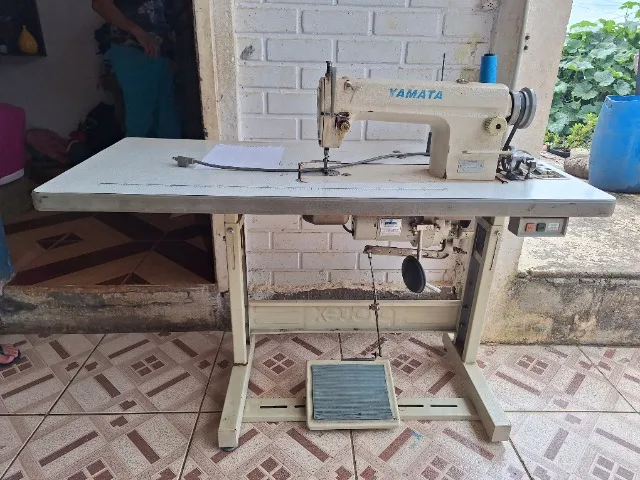 Maquina de costura reta