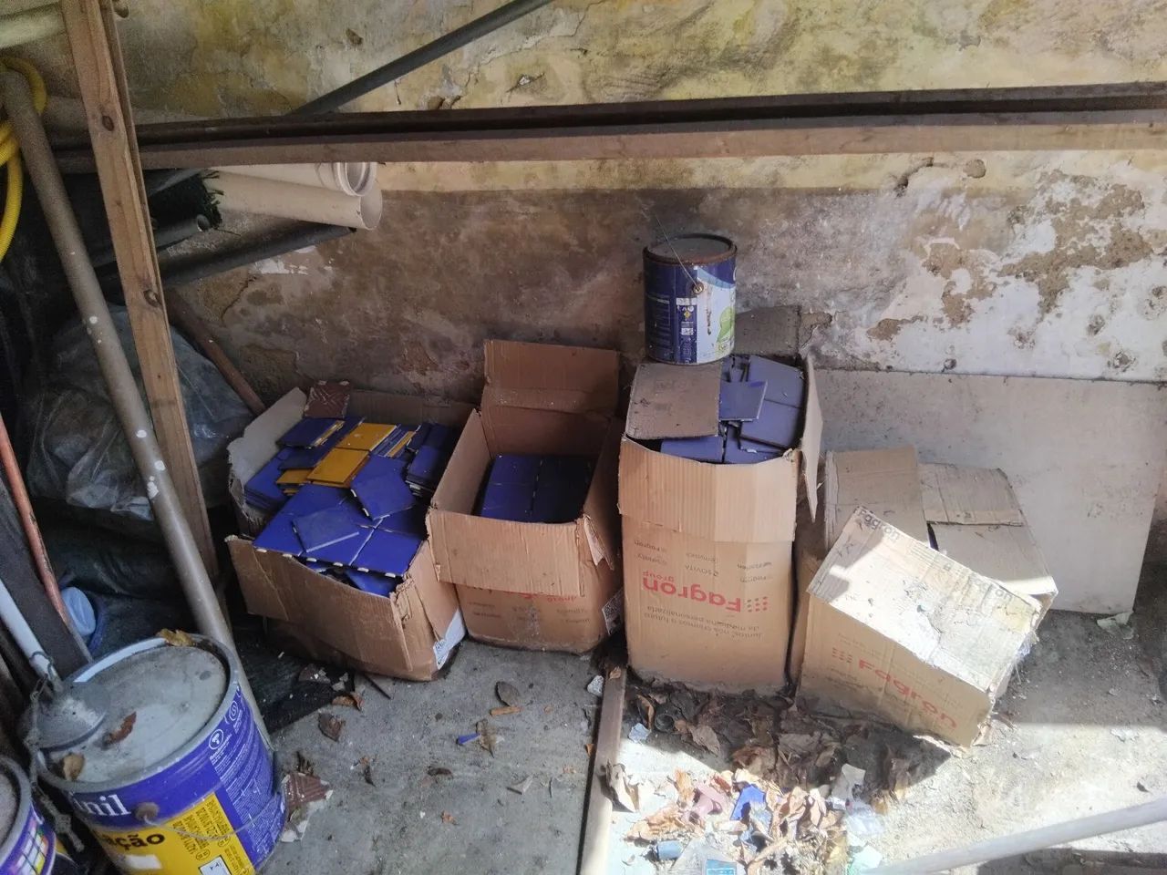 Vendo pastilhas 10x 10 azul Royal para Construção - Foto 4