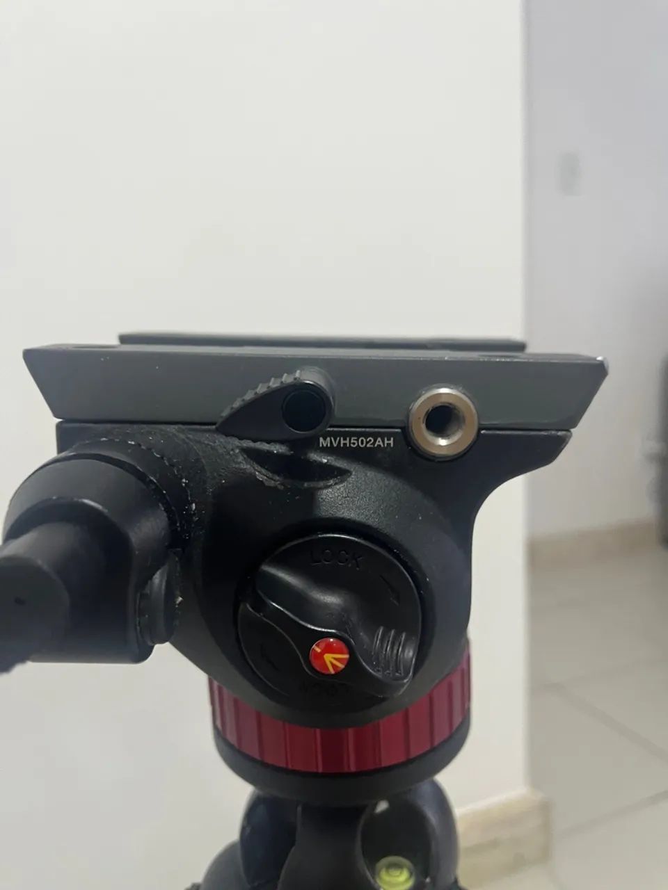 TRIPE MANFROTTO COM CABECA MVH502AH - Foto 5