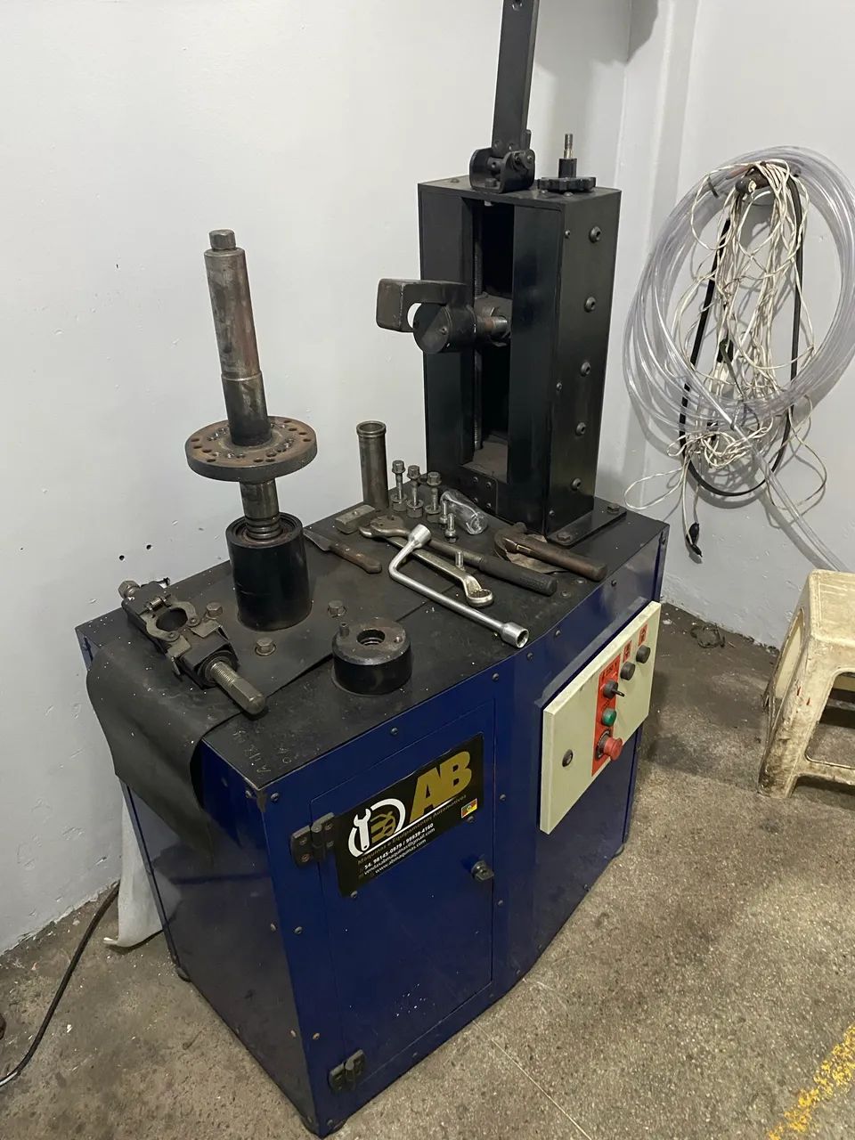 TORNO PARA DESEMPENO DE RODAS - Foto 3