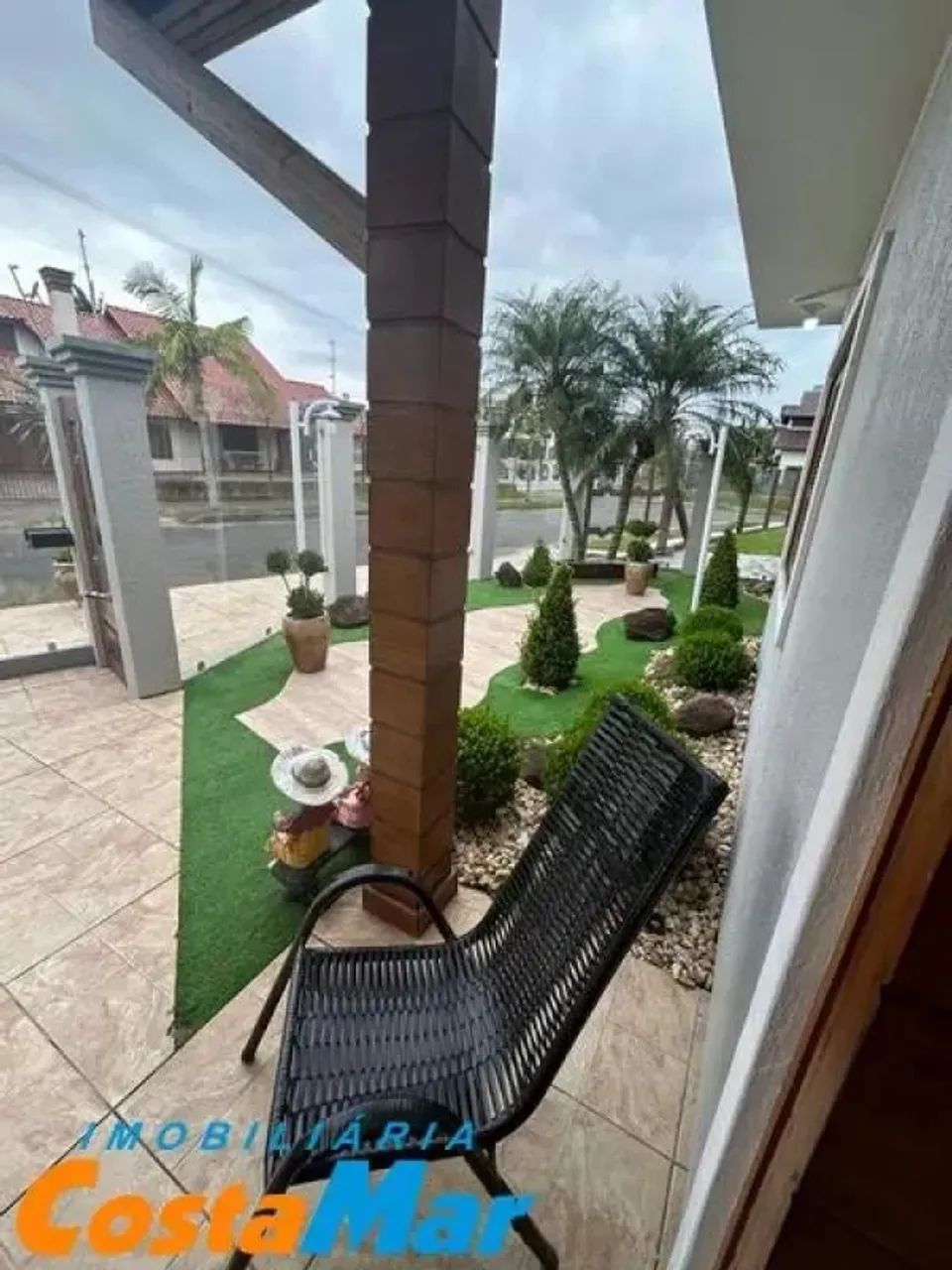 Residência com piscina, mobiliada contendo 3 dormitórios. Venha conferir! - Foto 3