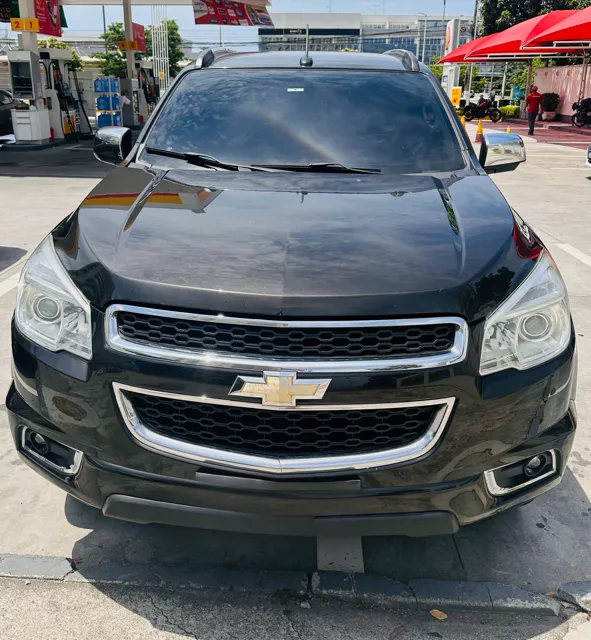 Traiblaizer ano 2016 TLZ turbo diesel 4X4 com 7 lugares, bancos em couro, multimídia.