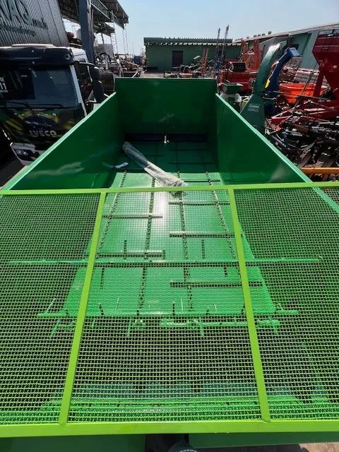 Vagão Forrageiro Cremasco VFC 8000, 4 rodas  - Foto 2