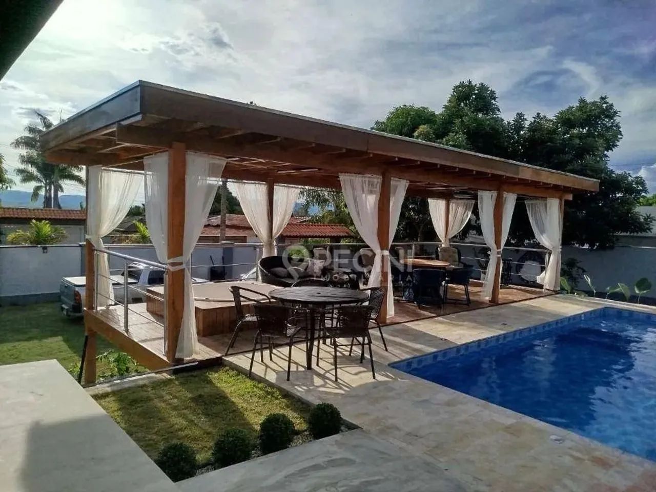 Casa à venda no Portal dos Nobres