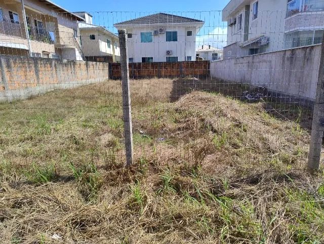 Terreno à venda no loteamento Nova Palhoça em Palhoça/SC. 300m2 em excelente localização
