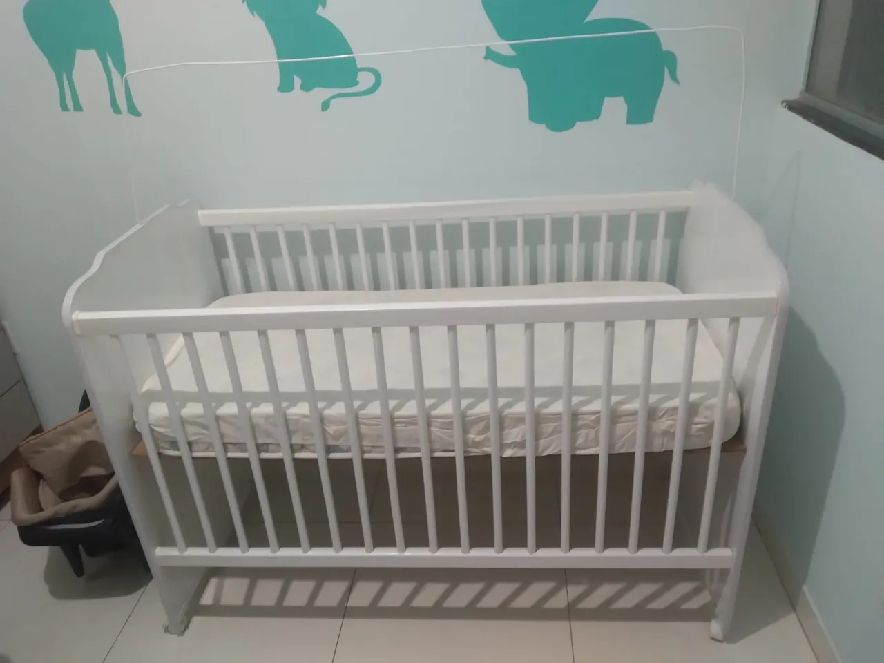 Berço Branco com Grade de Proteção+colchão  e capa.