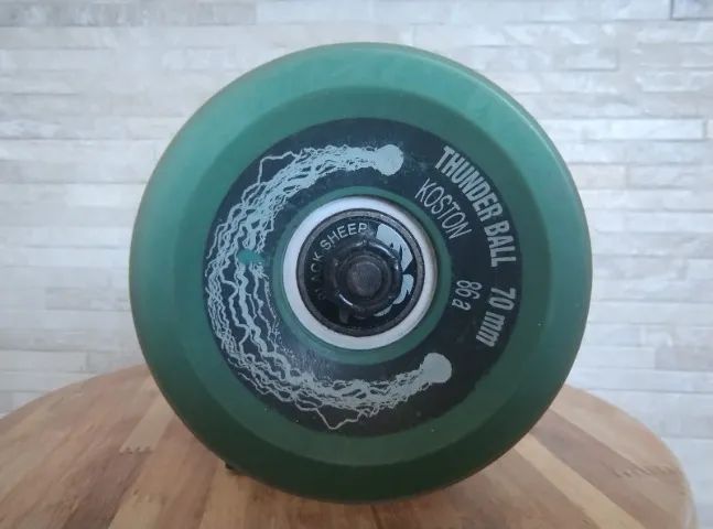 [PARA LONG]Truck invertido 180mm Koston + roda 70mm 86a Koston + rolamento Black Sheep Red - Foto 3