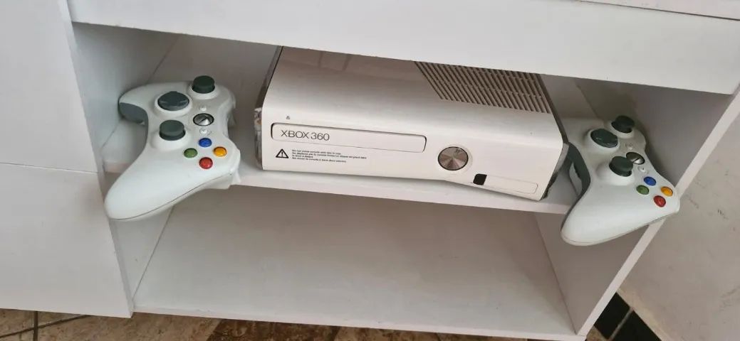 Xbox 360 Slim (Branco)