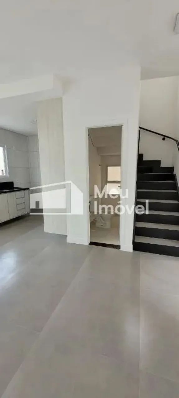 Aluguel Casa 3 Dormitórios sendo 1 Suíte Condomínio Reserva do Pousada - Zona Leste - São 