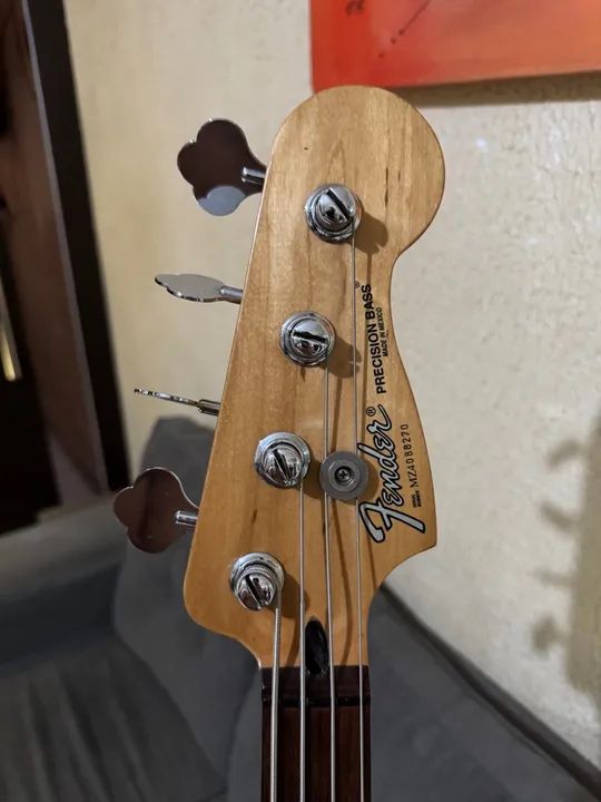 Baixo Fender Precision Bass - Azul Metalizado mexicano 4c 2005