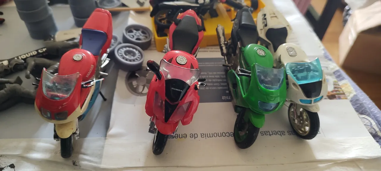 Lote c/4 Miniaturas de Motos Esportivas escala 1:18 Colecionáveis
