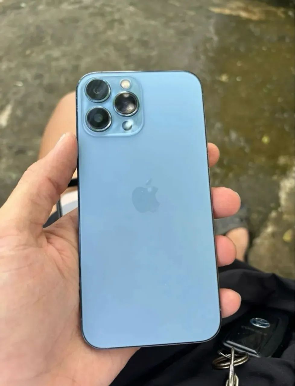 Vendo IPhone 13 Pro Max, pra vender hoje menor valor preciso do dinheiro urgente
