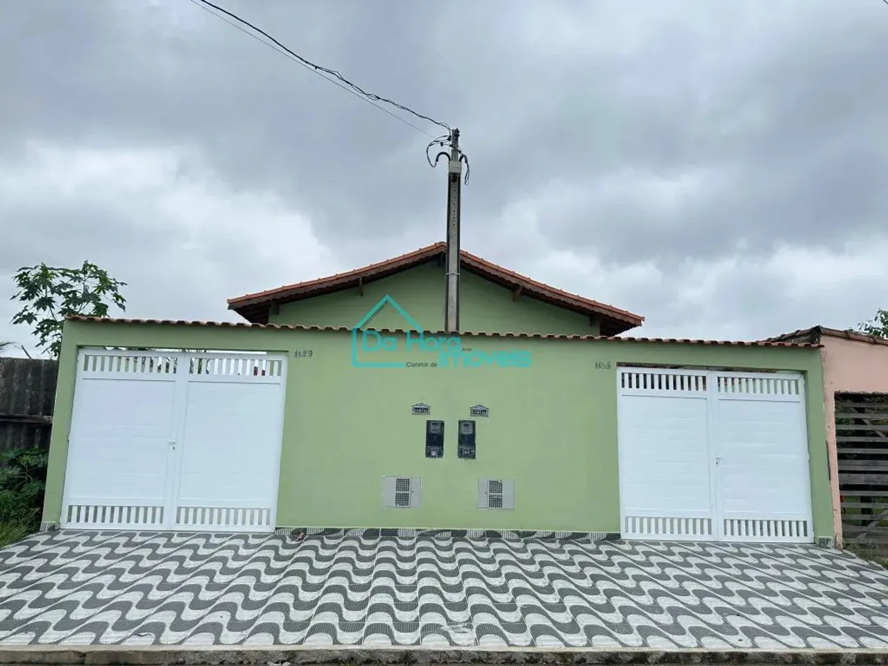 ótima oportunidade, ótima casa nova com piscina e área gourmet a venda em mongaguá