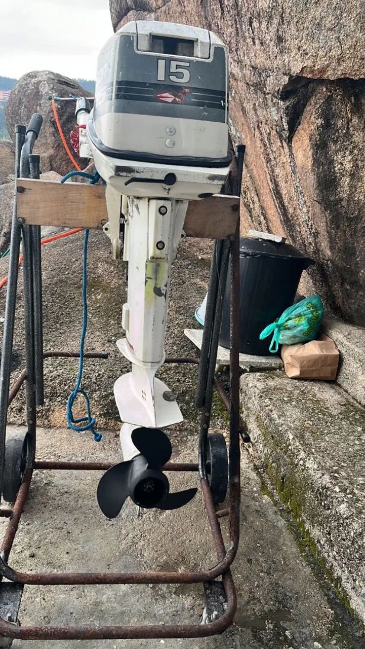 Barco de fibra com motor Johnson de 15hp  - Foto 8